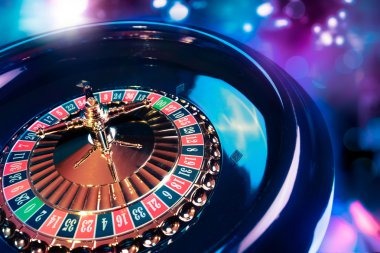 Starburst slot game interface on bydtoto showing payline structure and spin controls
